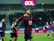 Sergi Enrich celebra su gol ante el Granada CF. / Foto: Jose Manuel Serrano Arce (Gettyimages)